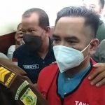 Bechi Terdakwa Pencabulan Jombang Hadir Di Persidangan Dengan Diborgol Masuk Ruangan