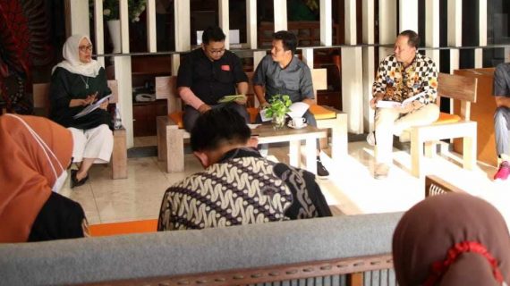 Membahas Raperda Dana Abadi Pendidikan Di Bali Oleh DPRD Bersama Pemkab Bojonegoro