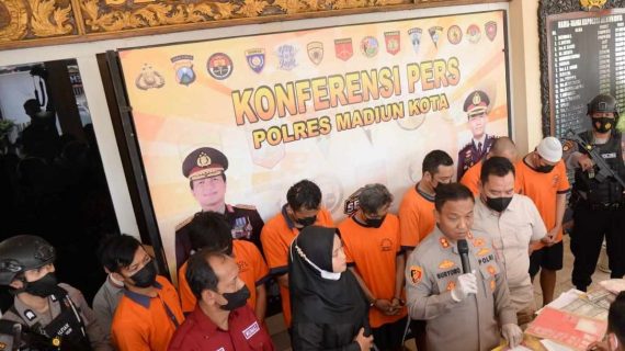Pengedar 19 Ribu Pil Koplo Di Wilayah Kota Madiun Berjumlah 4 Orang Ditangkap Polisi