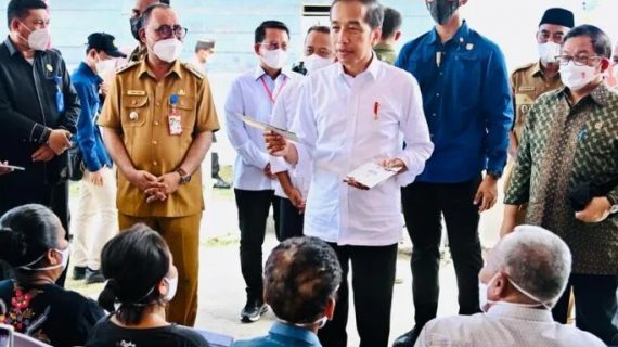 Jokowi akan tambah bansos jika dana APBN berlebih