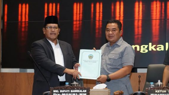 Wabup Sampaikan Nota Pengantar Keuangan APBD 2023