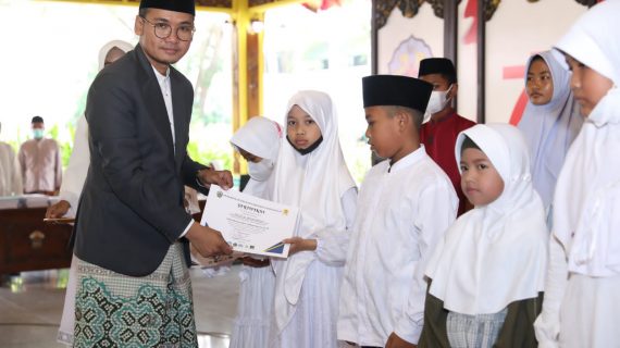 Buah Hasil Program Bunga Ngajih, Bupati Wisuda 1000 Tahfidz