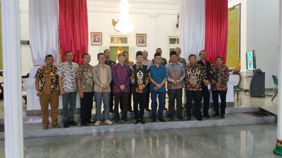 Bupati Terima Kunjungan Komisi D DPRD Jatim, Bahas DAS Blega dan Peningkatan Status Jalan