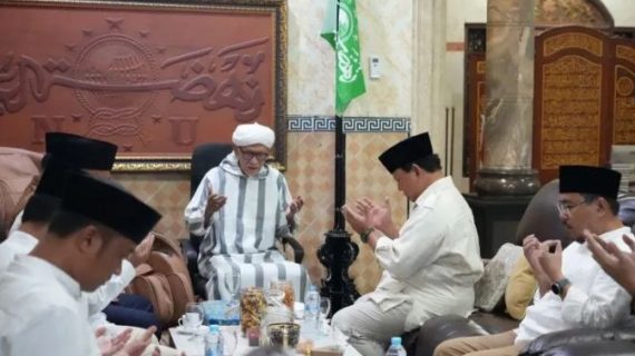 Prabowo sowan ke K.H. Miftachul Achyar disuguhi nasi mandi