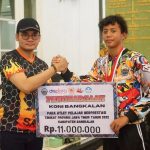 Bupati Berikan Bonus untuk Atlet POPDA Berprestasi