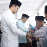 Bersama Yayasan Takmir Masjid, Bupati Berikan Santunan pada Anak Yatim