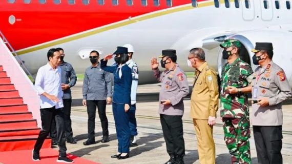 Jokowi awali kegiatan kunjungan kerja ke Pontianak dan Surabaya