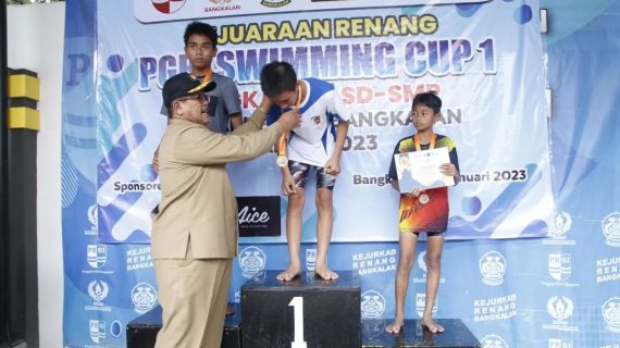 Plt Bupati Bangkalan Hadiri Kejuaraan Renang PGRI Swimming Cup I