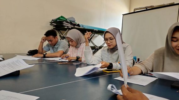 Dinsos Evaluasi dan Assessment Relawan Sosial SLRT