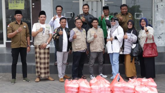 Indahnya Berbagi, Banom PPP Gresik Gelar Jumat Berkah