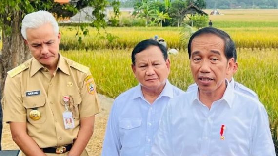 Kunjungan kerja ke Jateng, Jokowi bagikan bansos dan sertifikat tanah Blora