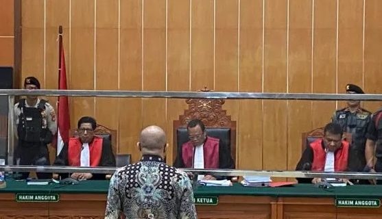 Teddy Minahasa di vonis penjara seumur hidup oleh PN Jakbar